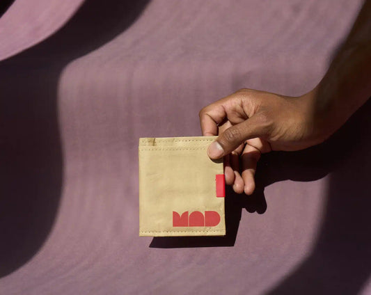 Square Wallet aus recyceltem Kraftpapier – verschiedene Farben, mit Logo möglich