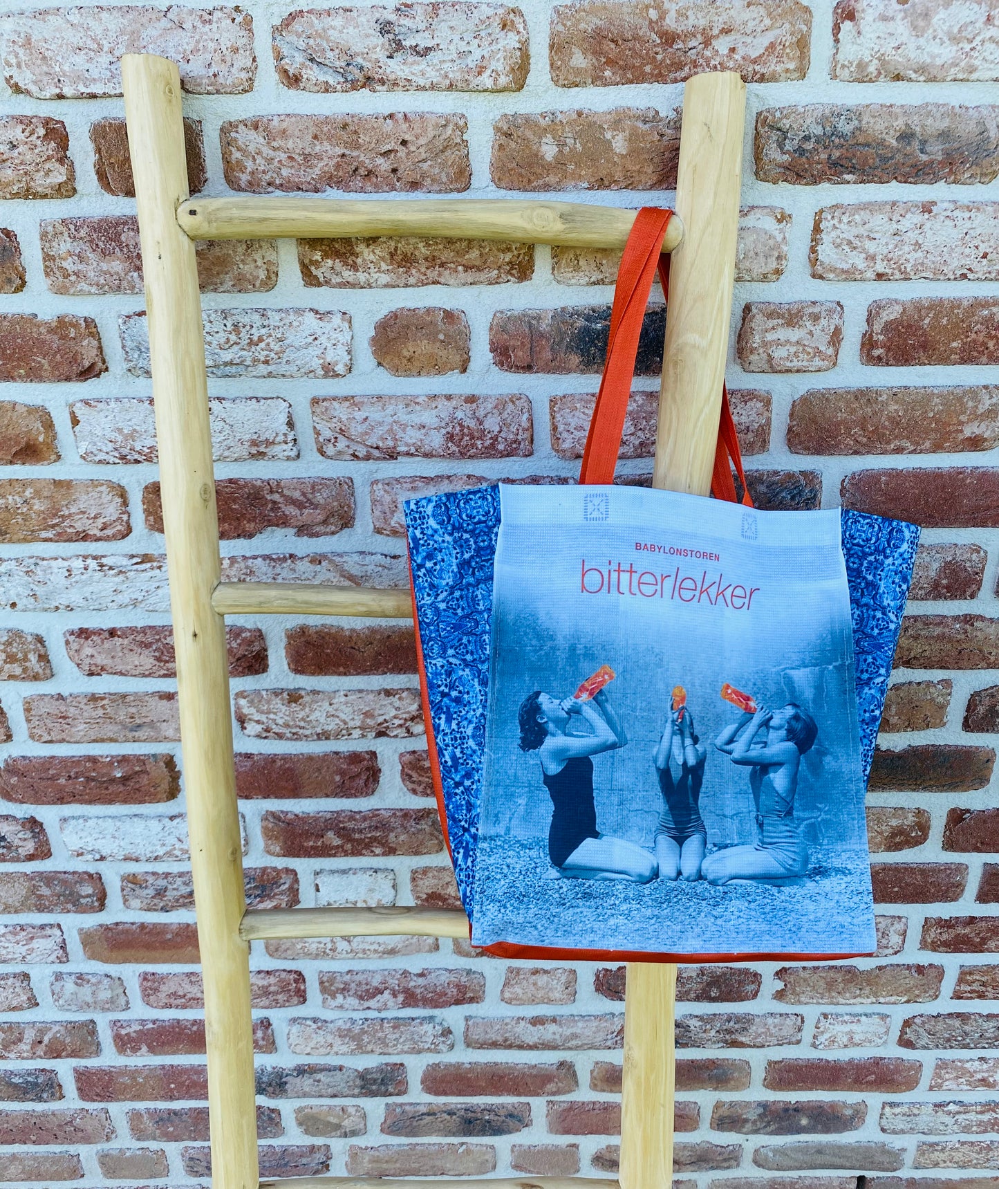 "Multi-Use Bottle Bag" aus recycelten Plastikflaschen