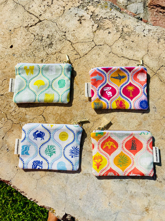 Münzbörse aus recycled plastic in diversen Prints, auf Wunsch mit Logo