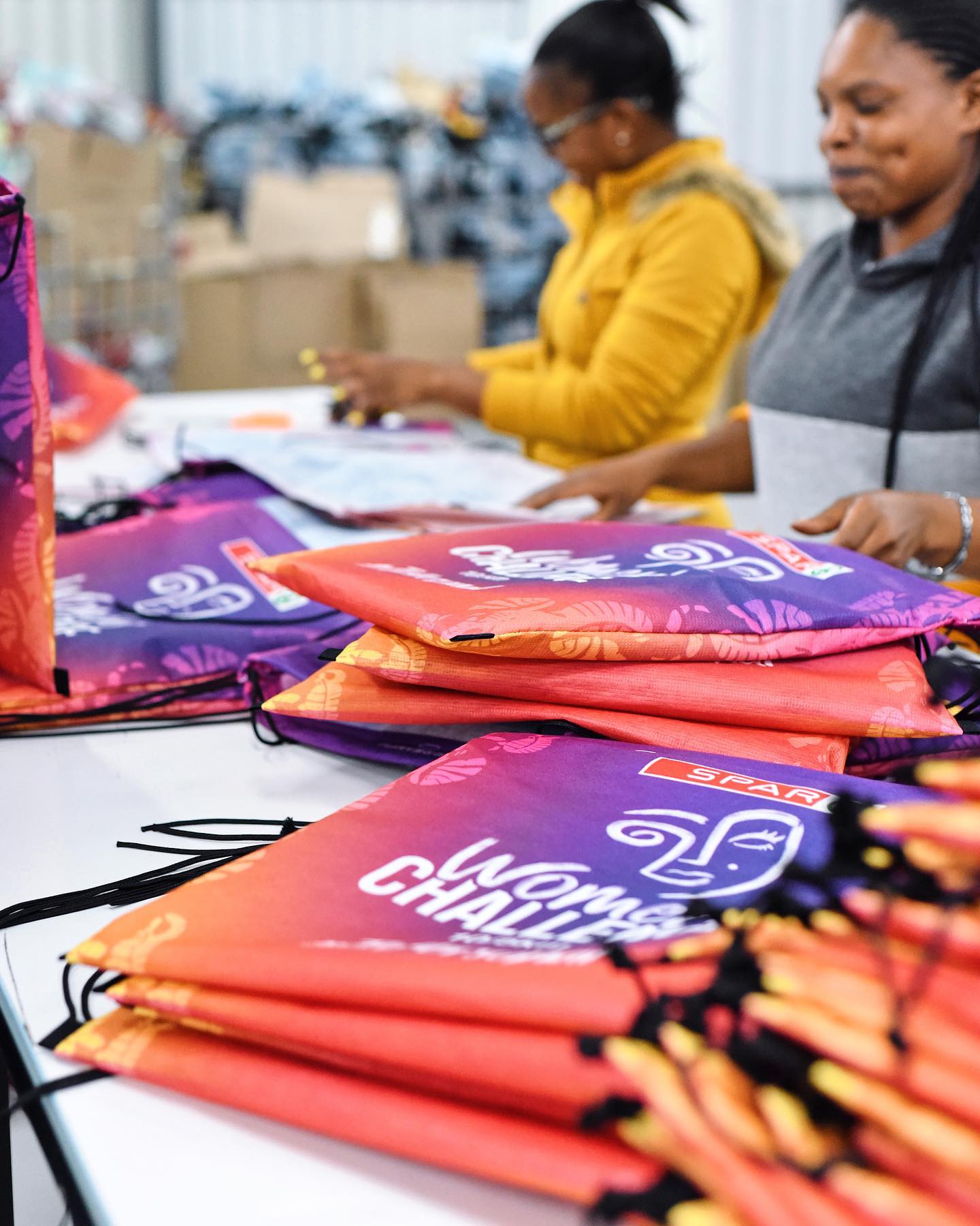 Schuh-Beutel oder Wäschesack aus recycelten Plastikflaschen – verschiedene Prints und Größen