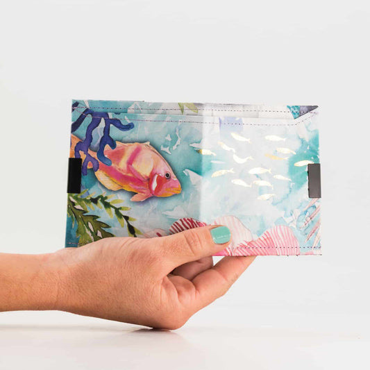 Square Wallet aus recyceltem Kraftpapier Ocean