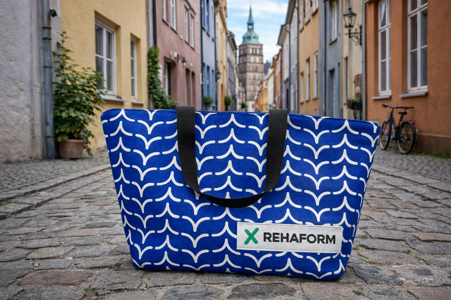 Shopper Cooler-Bag aus recycelten Plastikflaschen – verschiedene Prints, digital in Euren Farben, mit Logo möglich