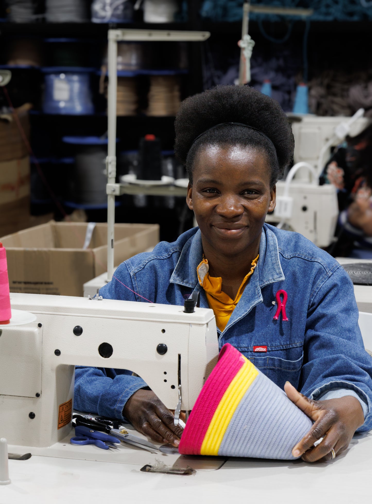 "Pink Rope Loop" -Anstecker