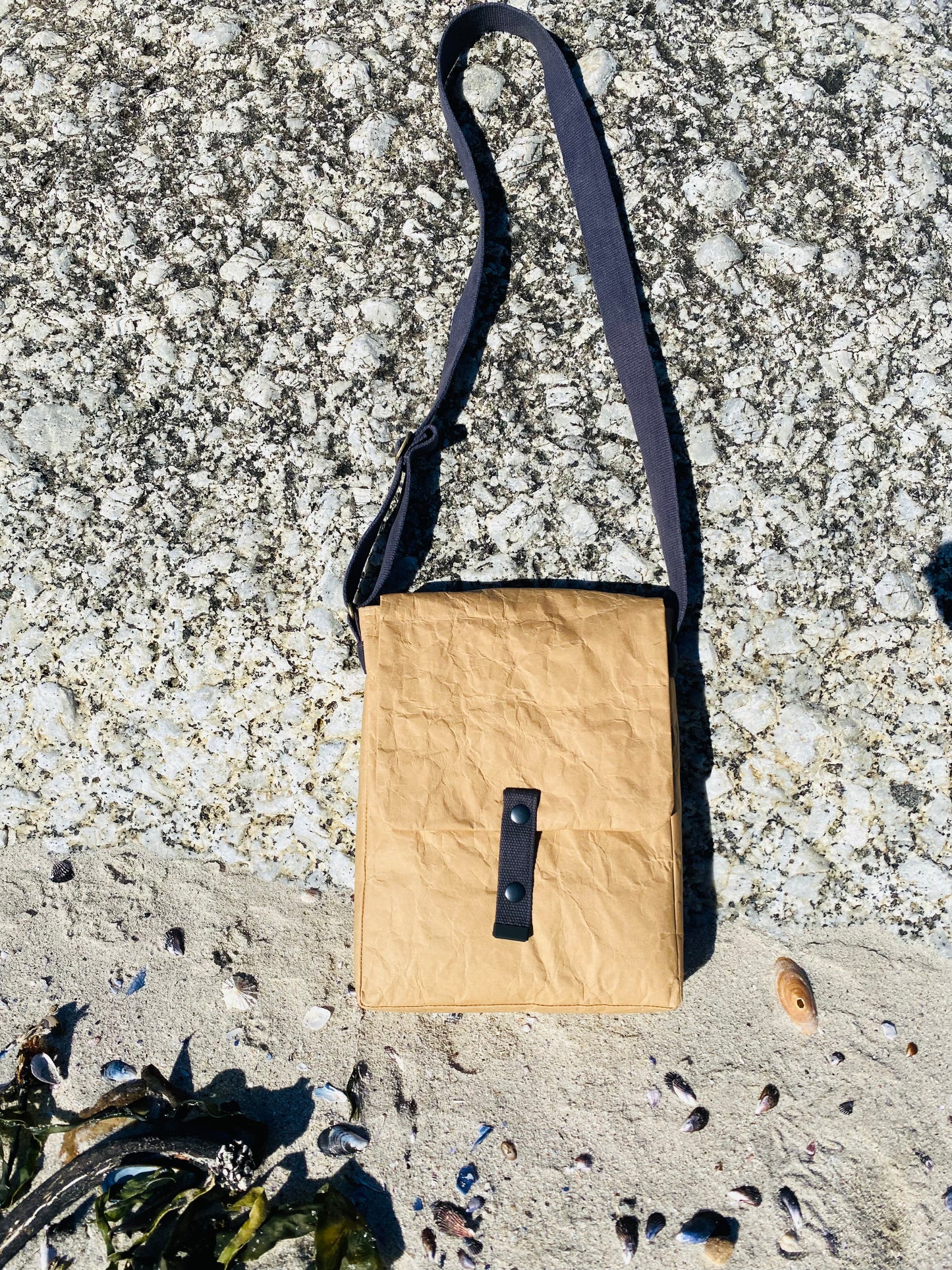 Sling Bag aus recycelten Zementsäcken – Natural, mit Logo möglich