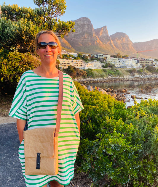 Sling Bag aus recycelten Zementsäcken – Natural, mit Logo möglich