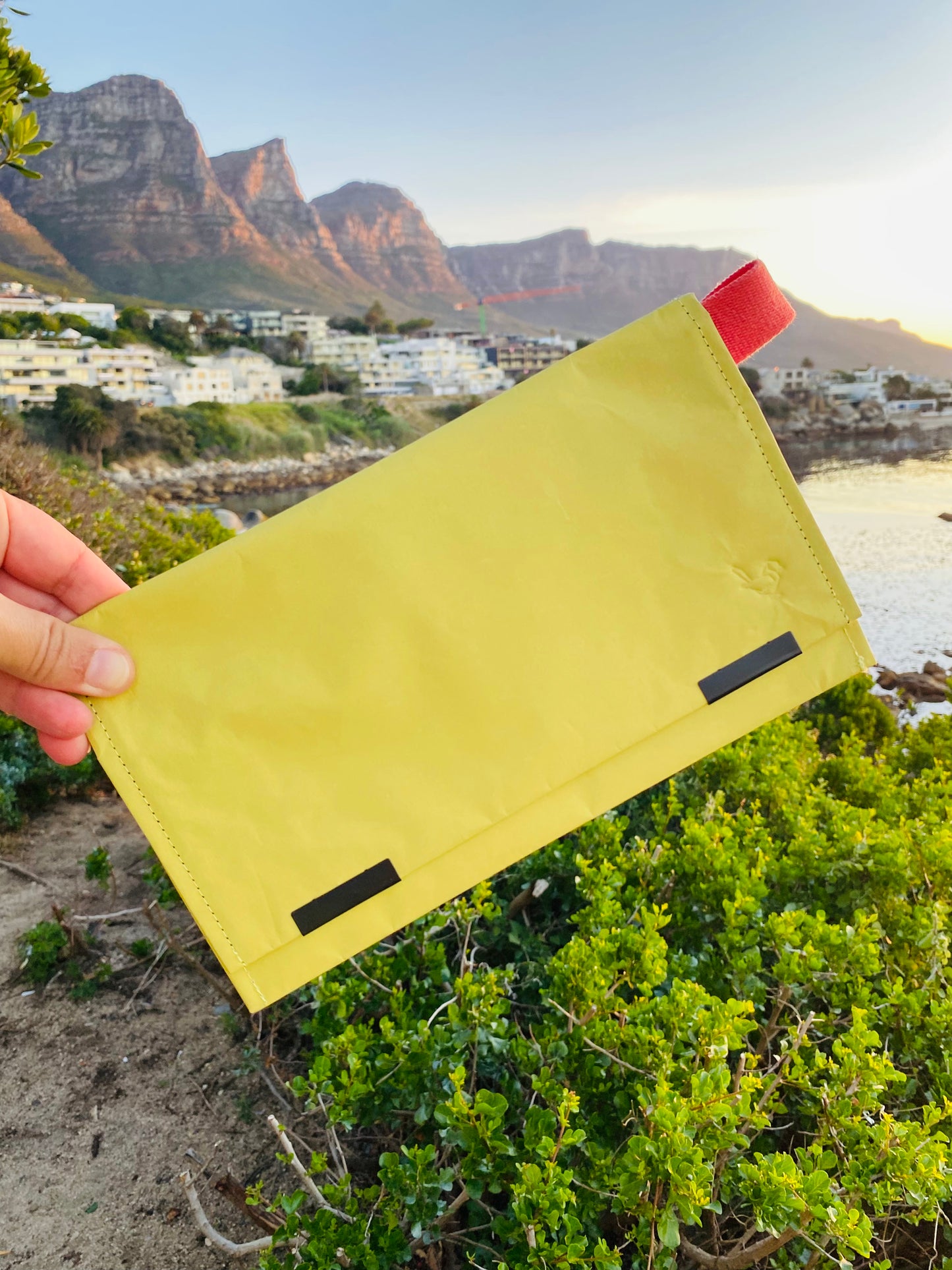 Travel Organiser aus recyceltem Papier – diverse Farben, auf Wunsch mit Logo
