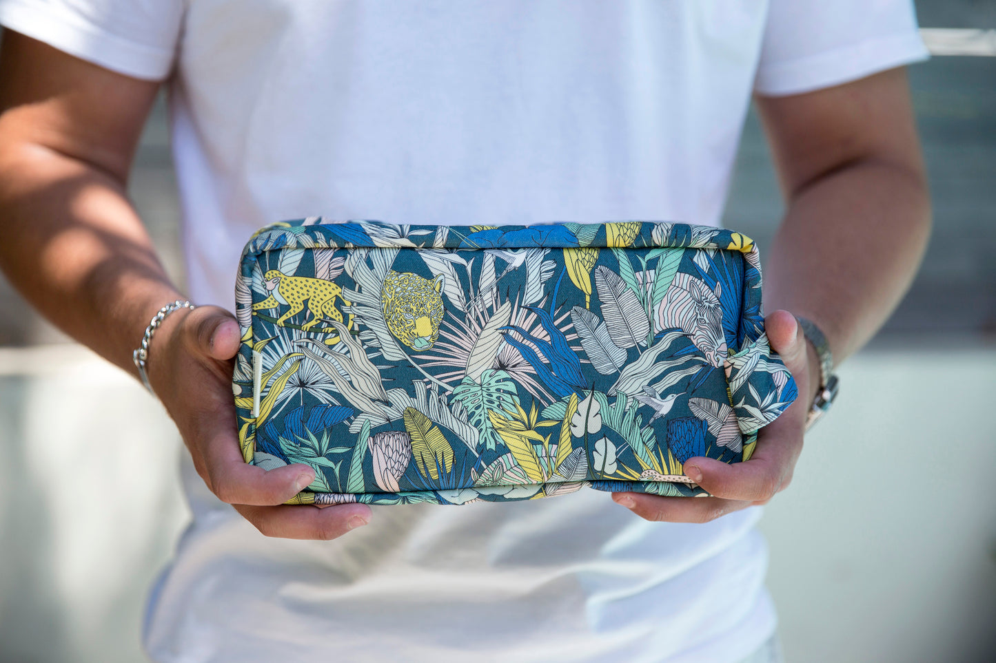 Wash Bag – in verschiedenen Prints mit Logo