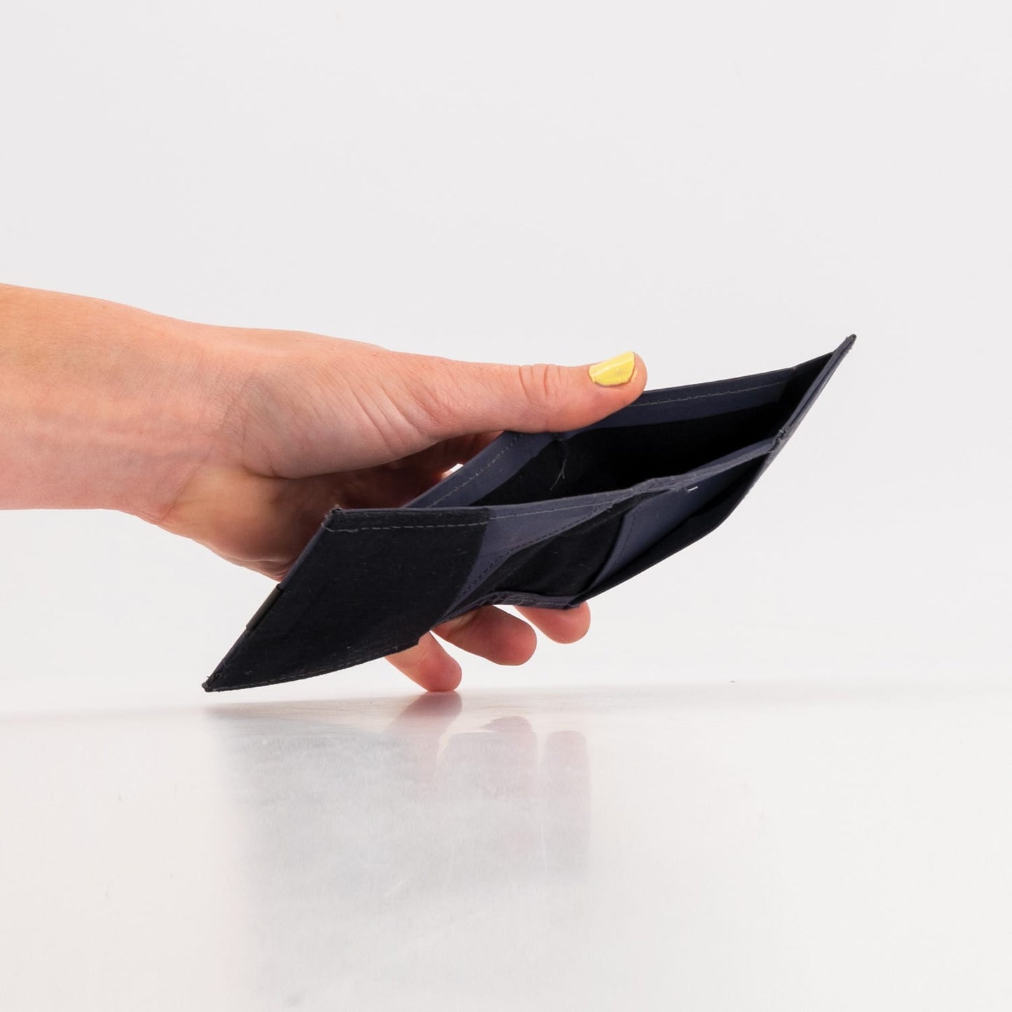 Square Wallet aus recyceltem Kraftpapier – verschiedene Farben, mit Logo möglich