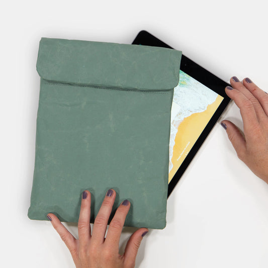 Recycled Cement Paper iPad oder Tablet Sleeve Sea Foam