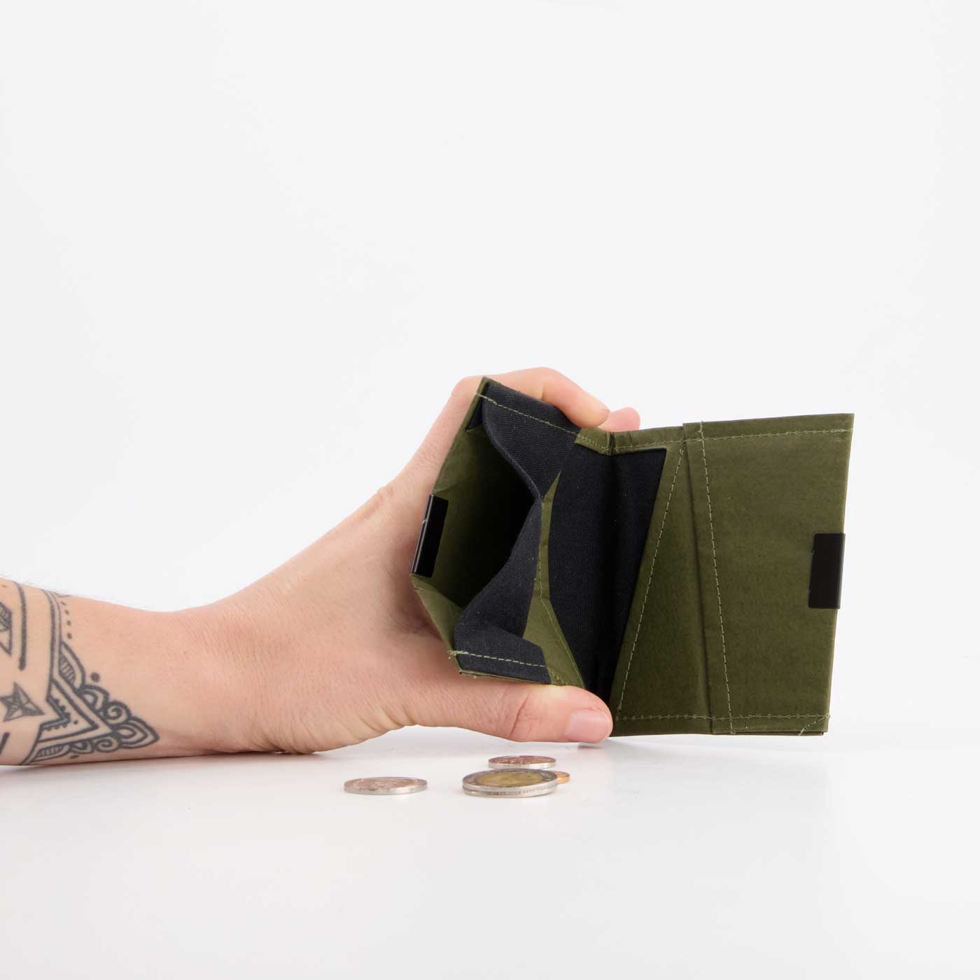 Square Wallet aus recyceltem Kraftpapier – verschiedene Farben, mit Logo möglich