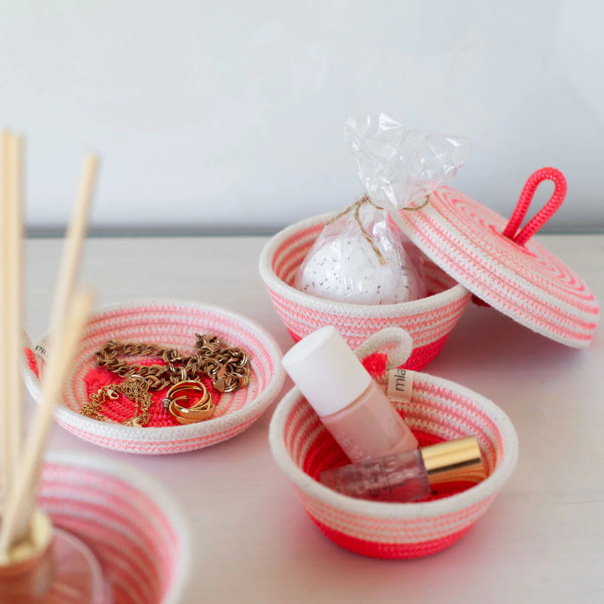 Petite  Bowl - Neon
