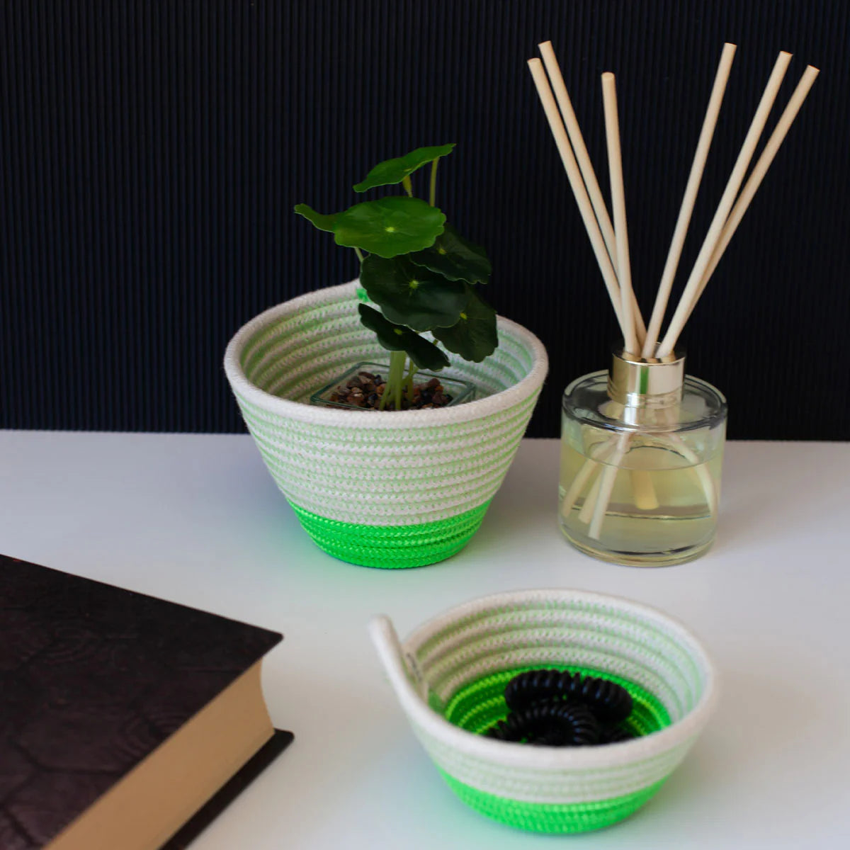 Petite  Bowl - Neon
