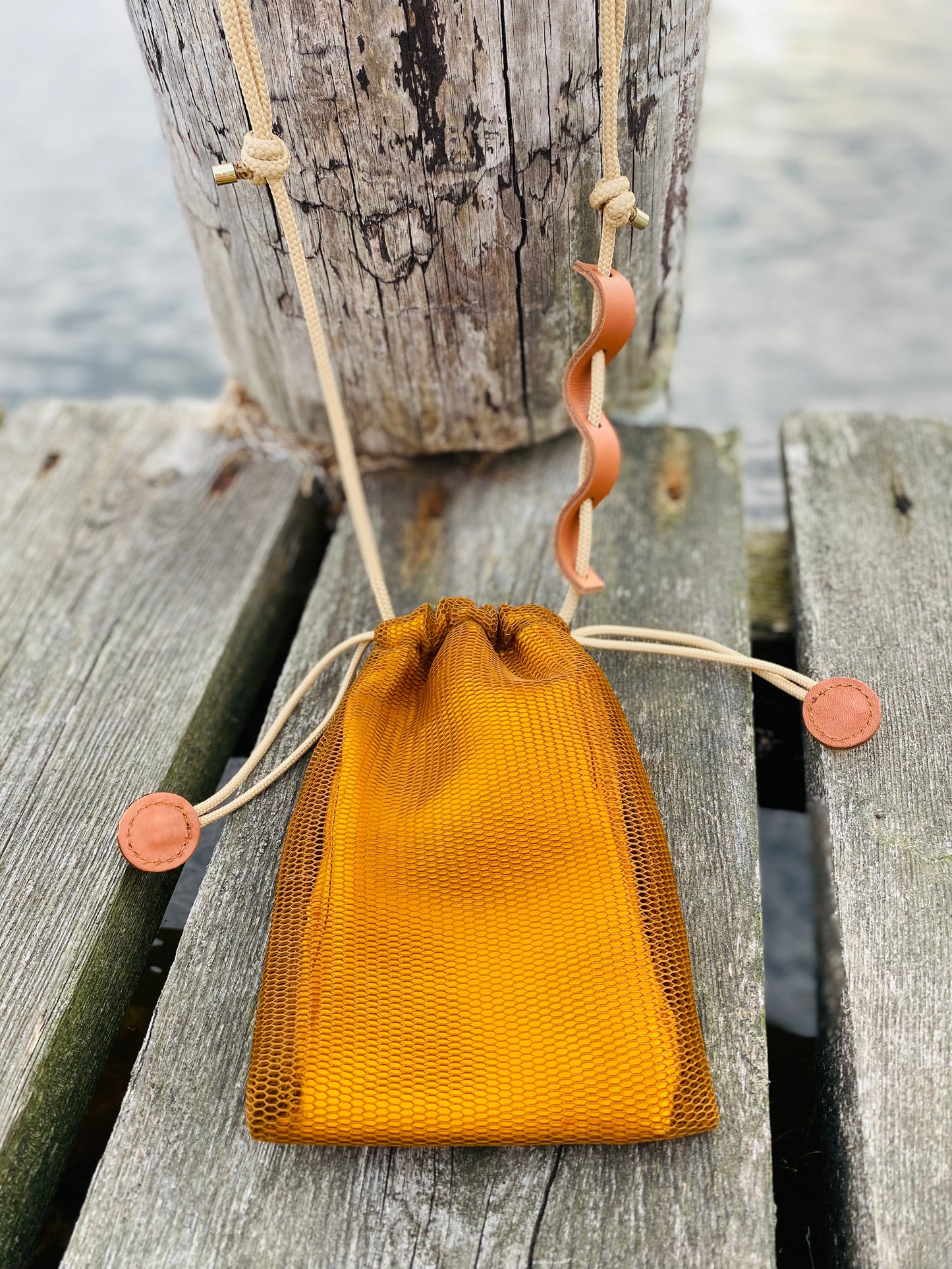 Kleine (Handy-)Tasche als Geschenk für Mitarbeiterinnen – verschiedene Farben