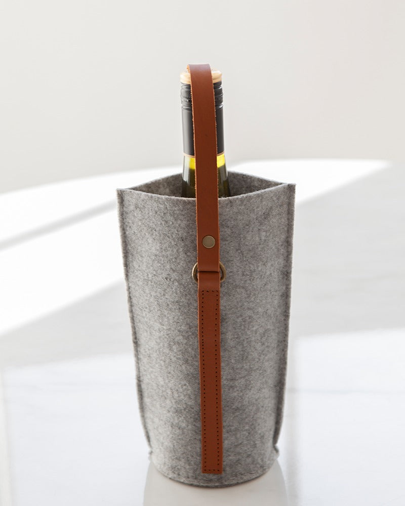 Eco-Filz Single Wine Carrier mit Ledergriff aus recycelten Plastikflaschen – hellgrau