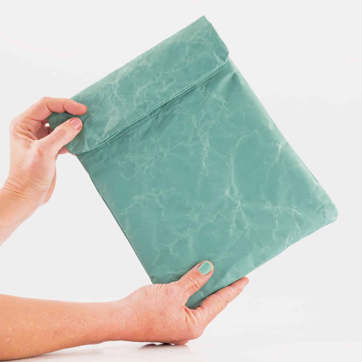 Recycled Cement Paper iPad oder Tablet Sleeve Aqua