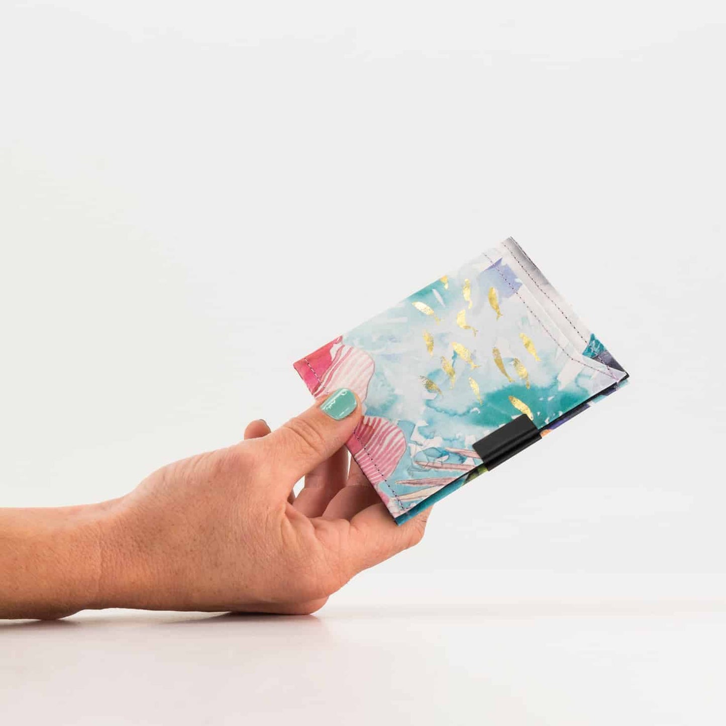 Square Wallet aus recyceltem Kraftpapier Ocean