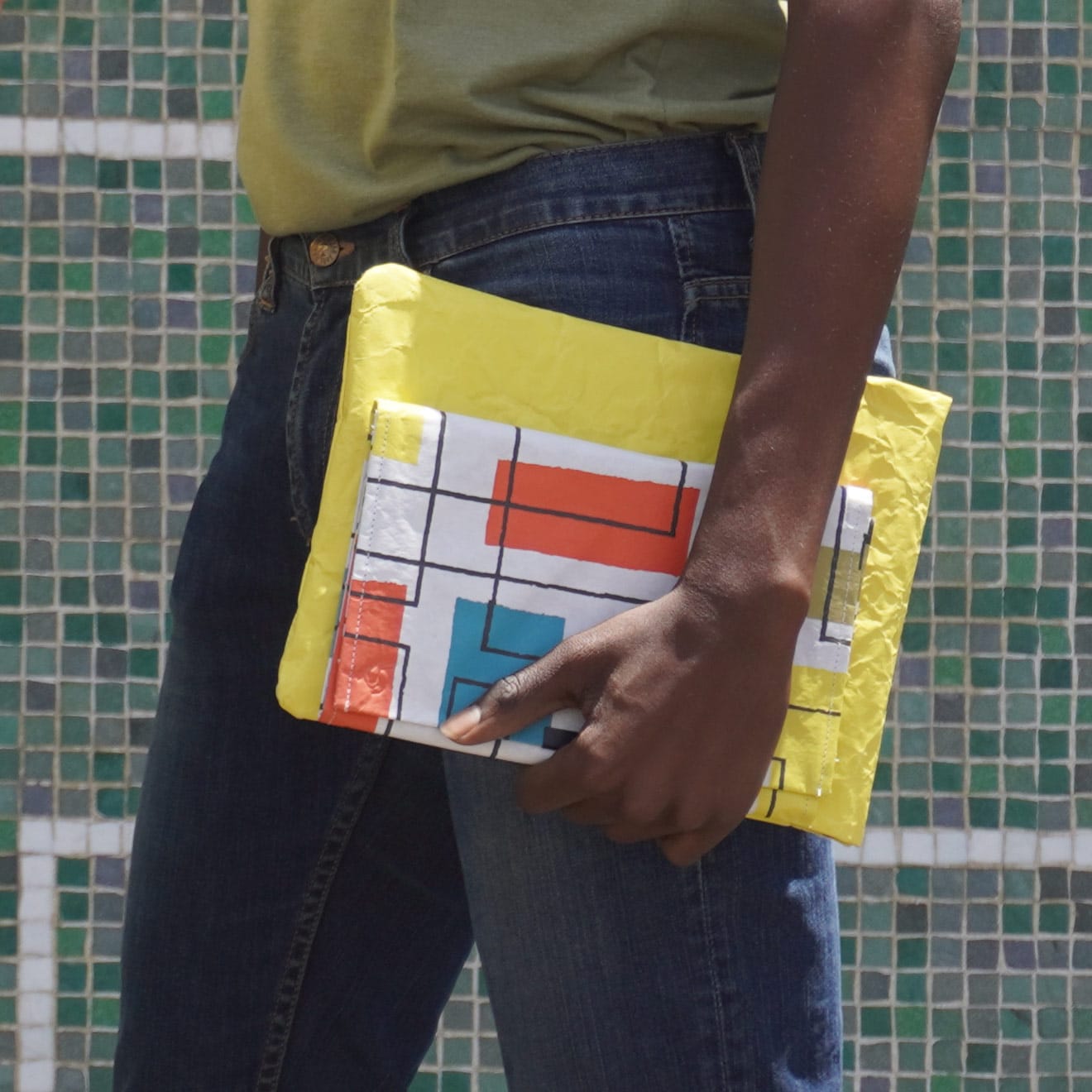 Recycled Cement Paper iPad oder Tablet Sleeve Lemon