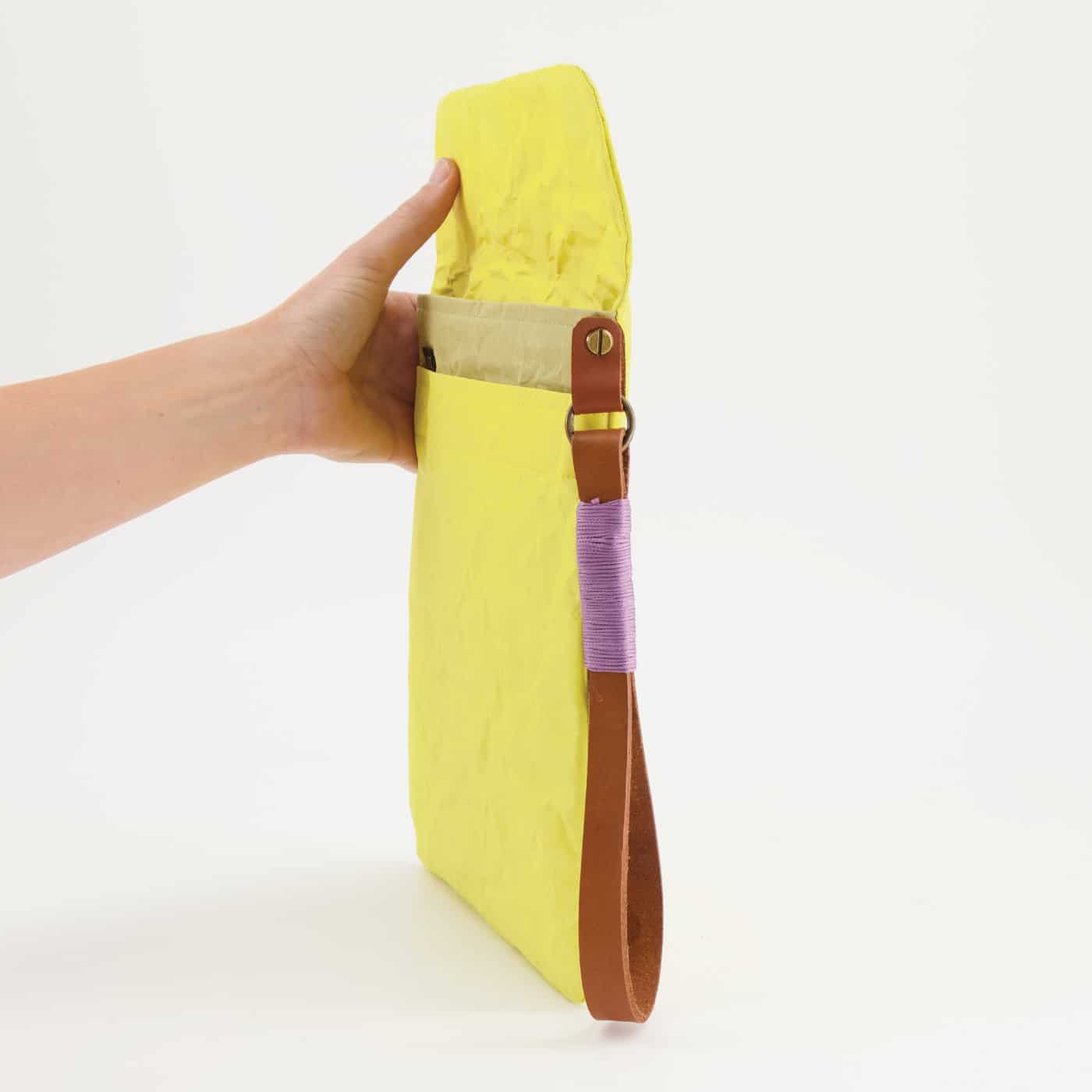 Recycled Cement Paper iPad oder Tablet Sleeve Lemon