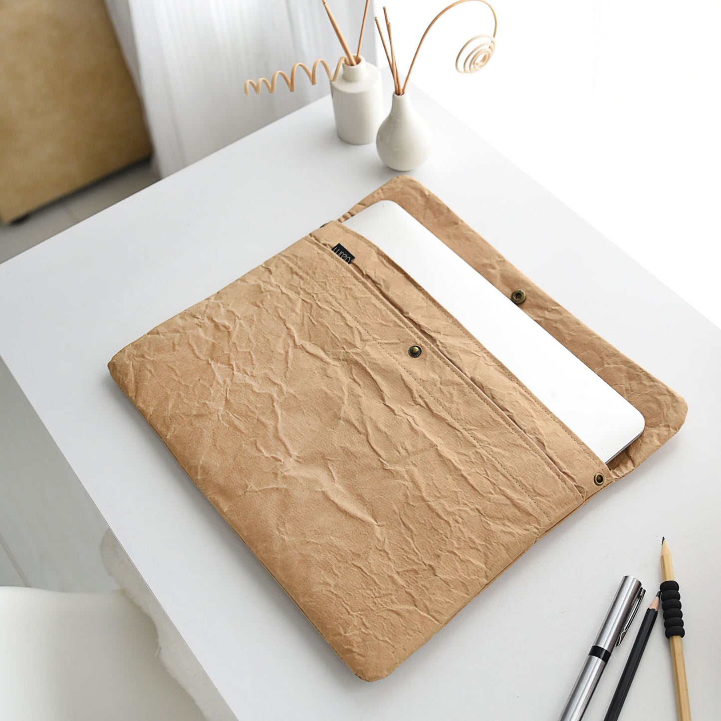 Recycled Cement Paper Laptop Sleeve Natural – verschiedene Größen, auf Wunsch mit Logo