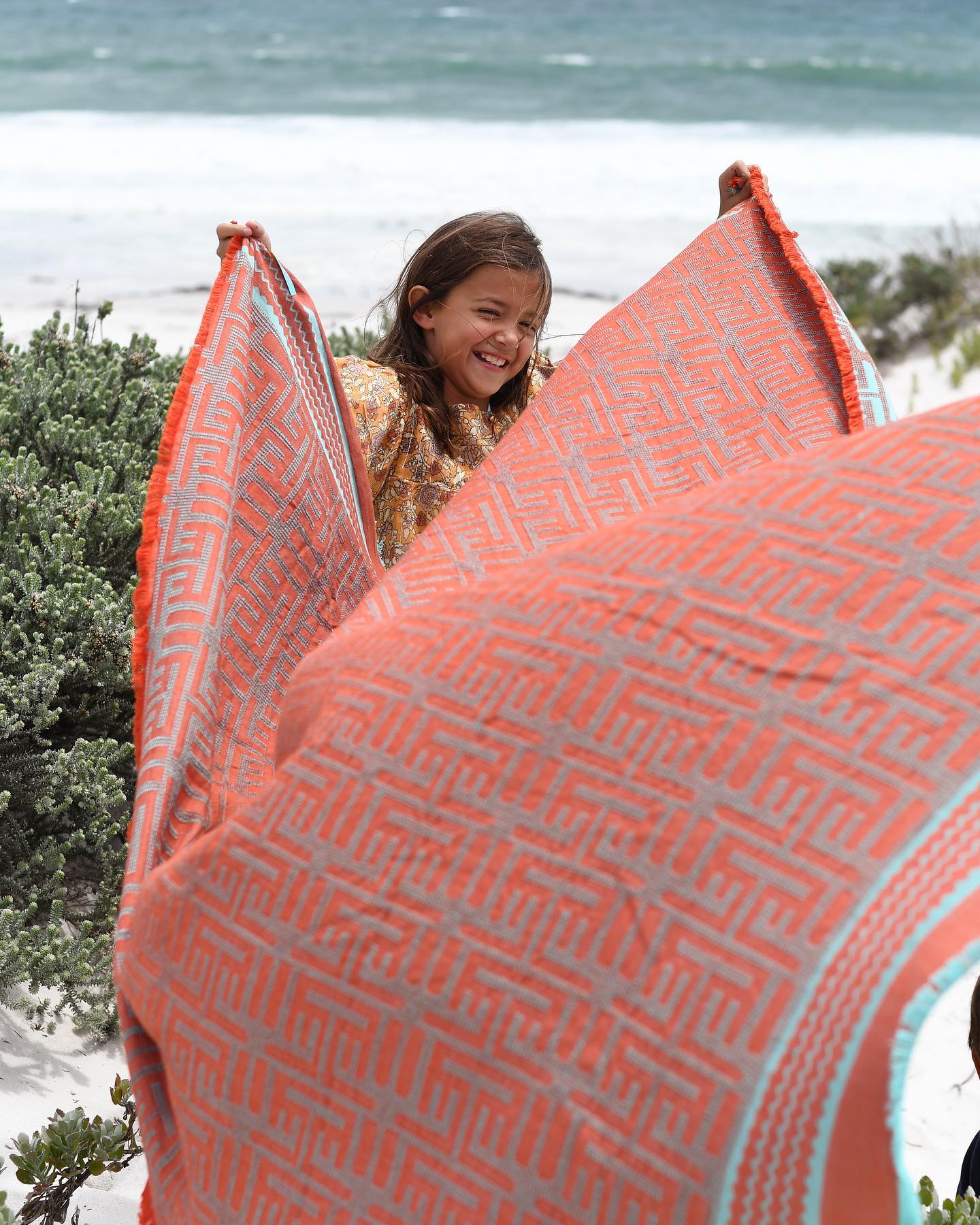 Strand-oder Saunatuch aus afrikanischer Baumwolle – auf Wunsch mit Logo bestickt